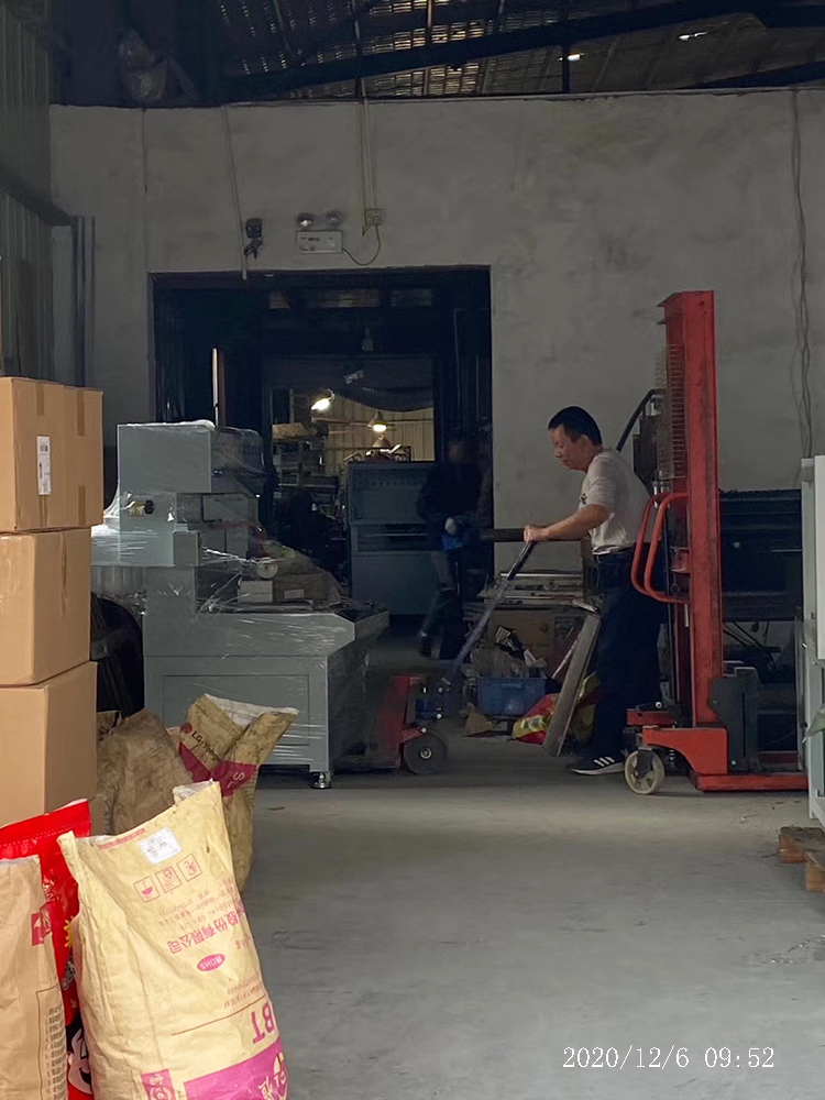 12 color pvc dispensing machine