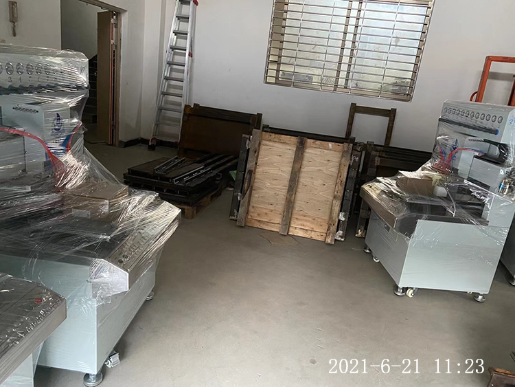 soft pvc dispensing machine